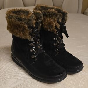 Clarks Black Leather and Suede Boots with Brown Faux Fur